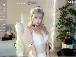 Cô em Daji__-Baby_ hở bạo trong buổi live ngày 24/09/2024